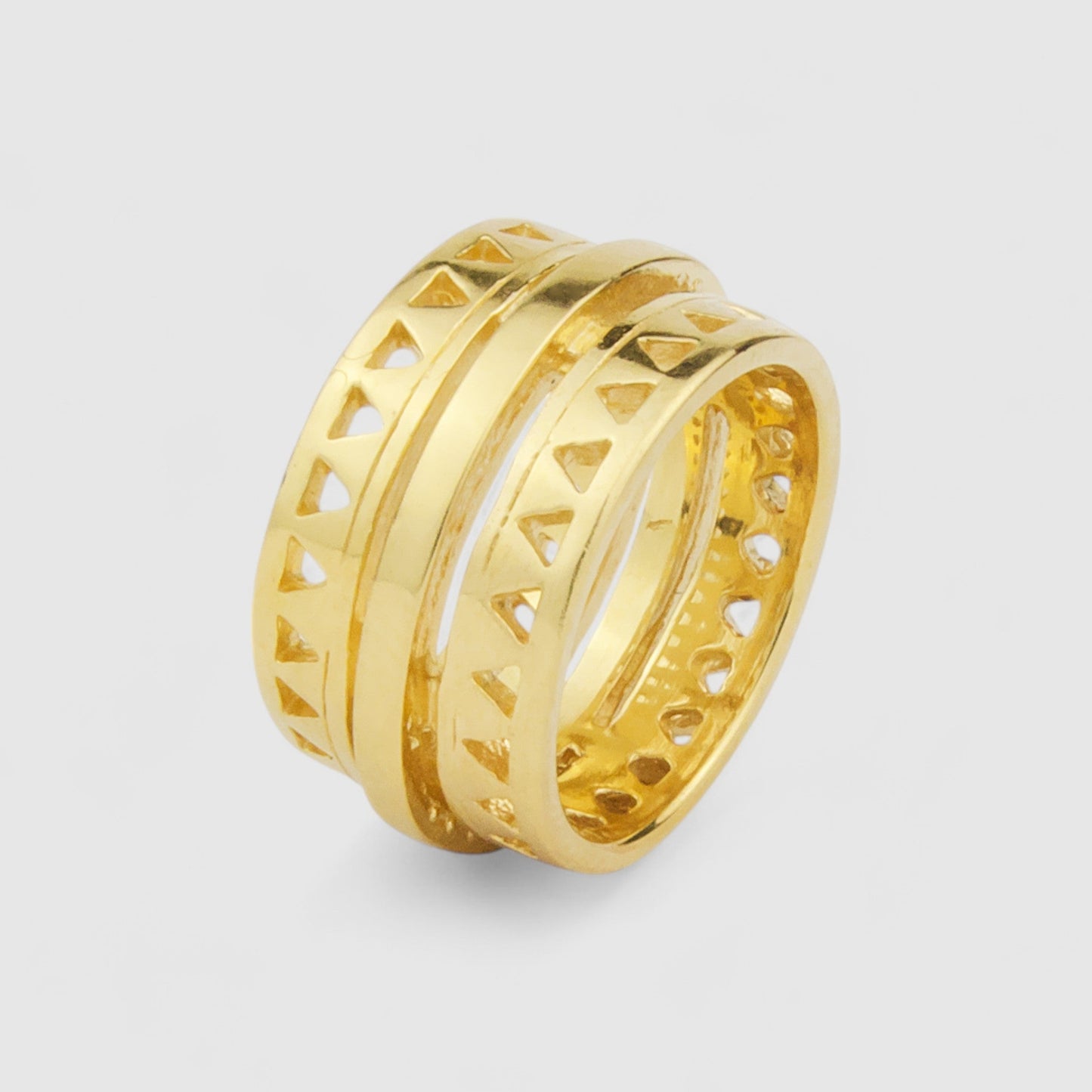 9CT GOLD ELECTRIC RING