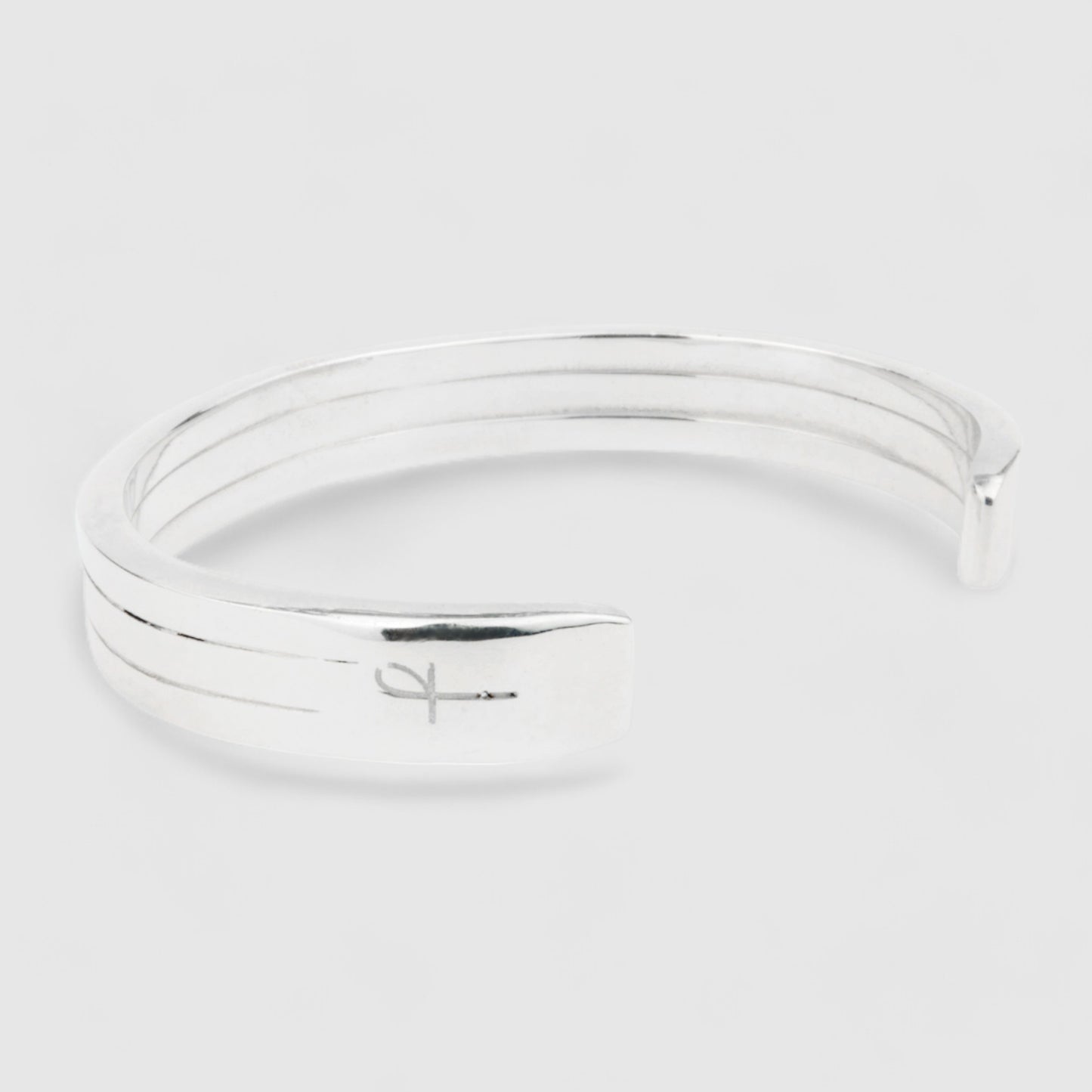 SILVER HOLLOWAY BANGLE