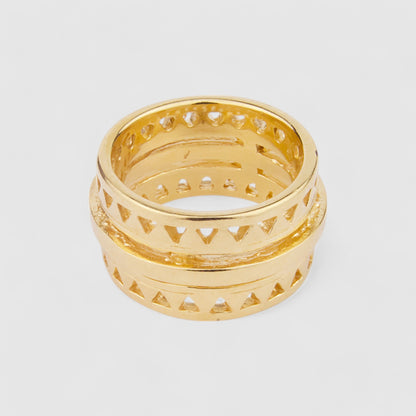 9CT GOLD ELECTRIC RING