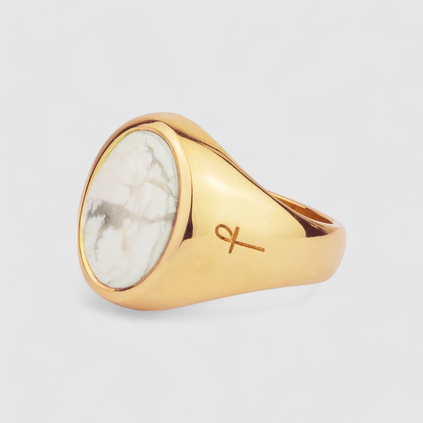 9CT GOLD HOWLITE SIGNET RING