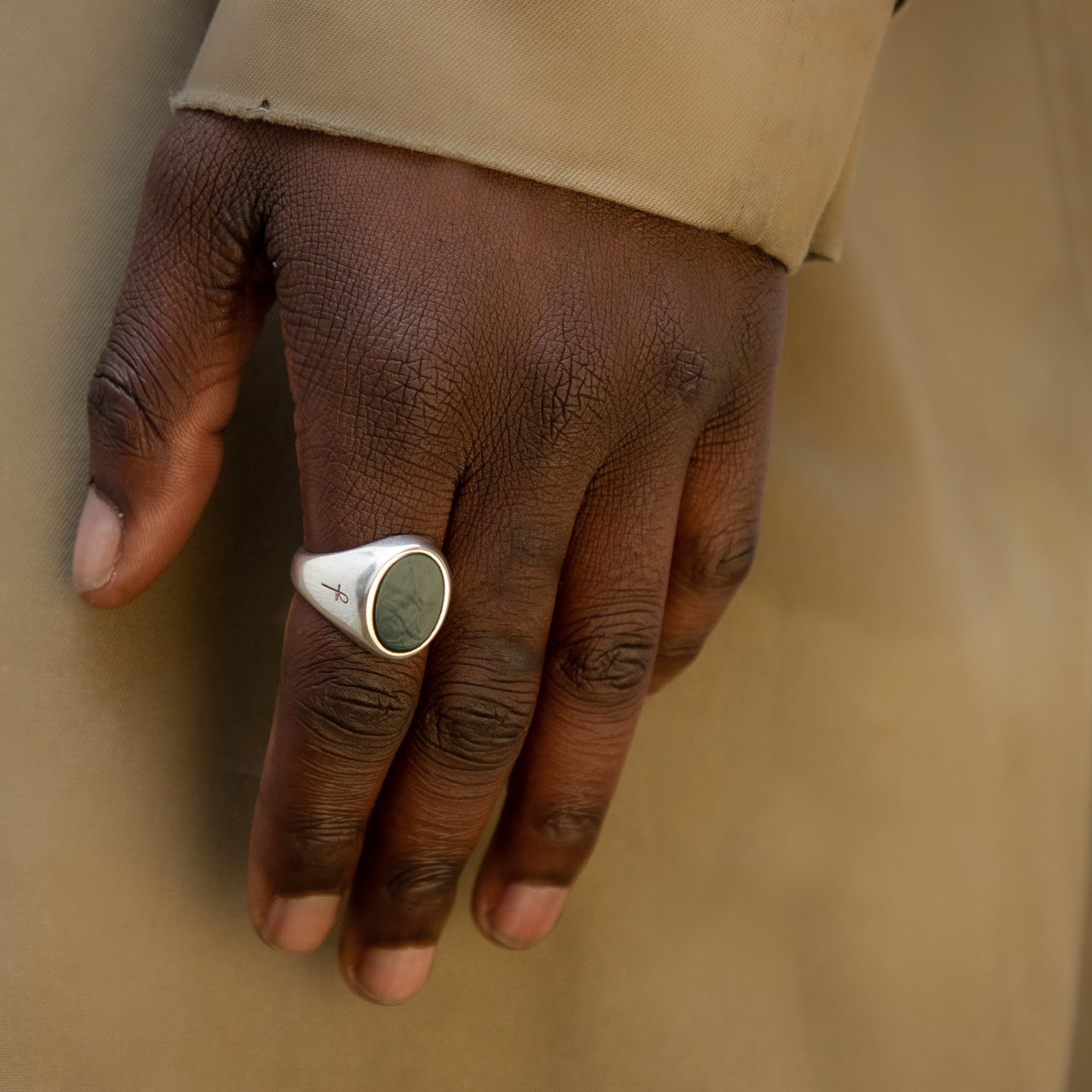 GOLD GREEN BLOODSTONE OVAL SIGNET RING