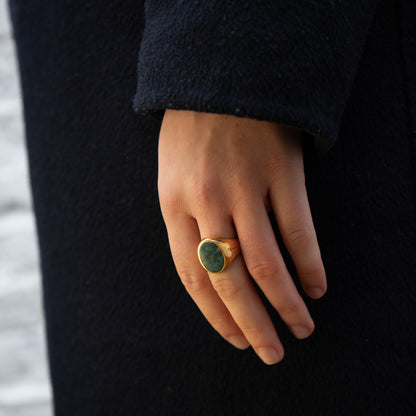 GOLD GREEN BLOODSTONE OVAL SIGNET RING